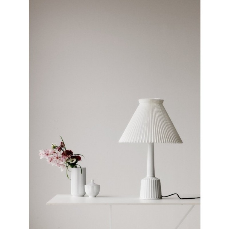 EsbenKlintStorBordlampeiLyngbyPorcelnRosendahl-00