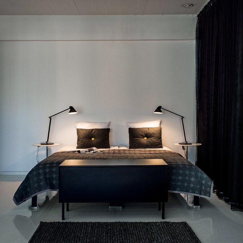 NJPBordlampemklemmeSort2700KLouisPoulsen-00